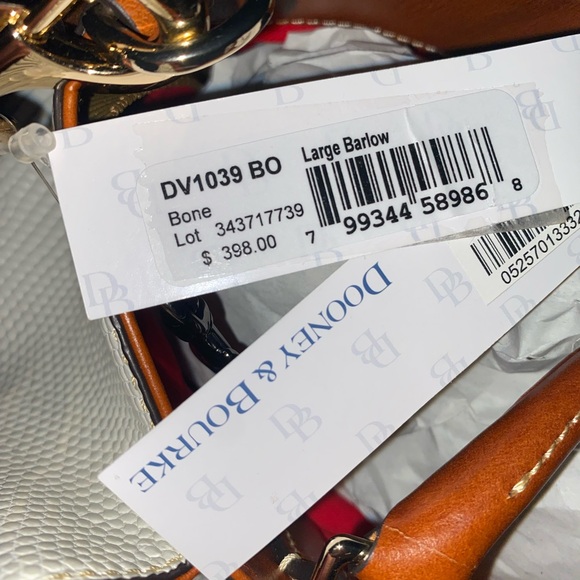 Dooney&Bourke Large white Barlow w/ smoking red interior 🤍🤍NWT - Picture 10 of 16